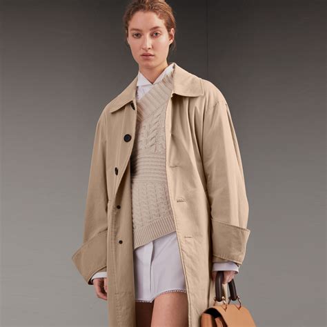 www.burberry.com